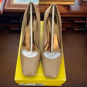 Circa Comfort 365 Joan & David Women’s DJMarzipan Light Natural Patent Leather